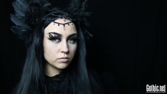 A Message Of Darkness – Goth Makeup Tutorial