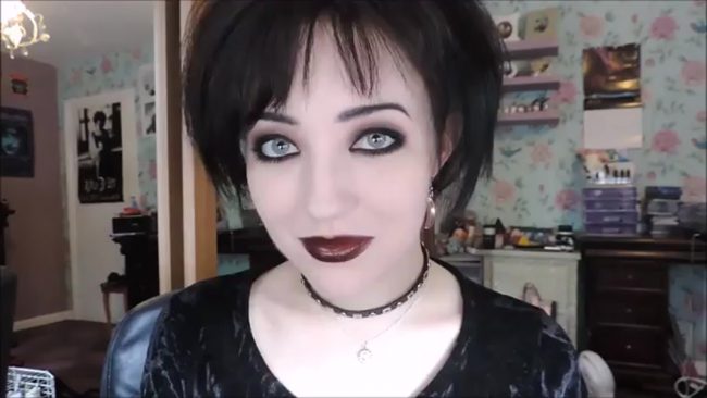 A Look Everyone's Goth To See – Makeup Tutorial