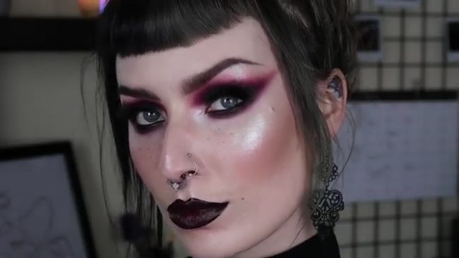 The Entrancing Embrace Of Darkness  – Makeup Tutorial
