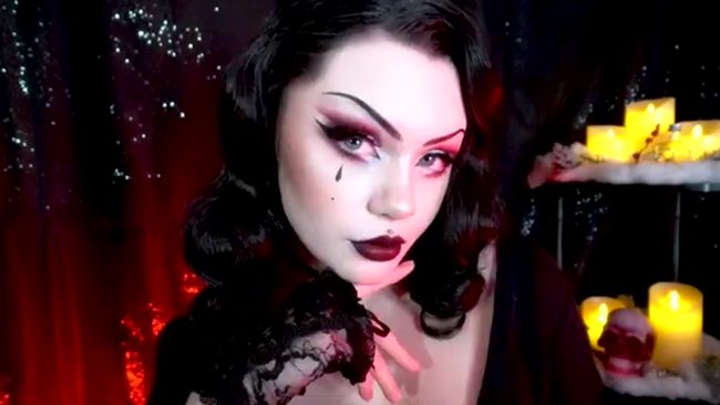 A Look Everyone's Goth To See – Makeup Tutorial